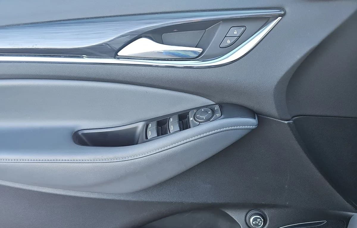 2018 BUICK ENCLAVE Essence 6