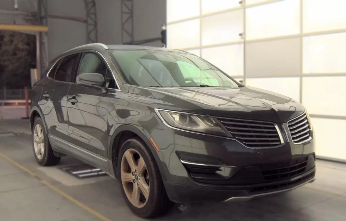 2017 LINCOLN MKC Premiere 4