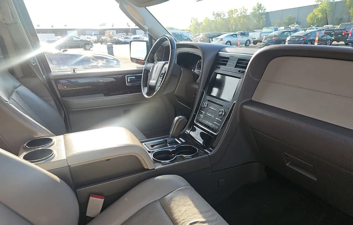 2017 LINCOLN NAVIGATOR L SELECT 5