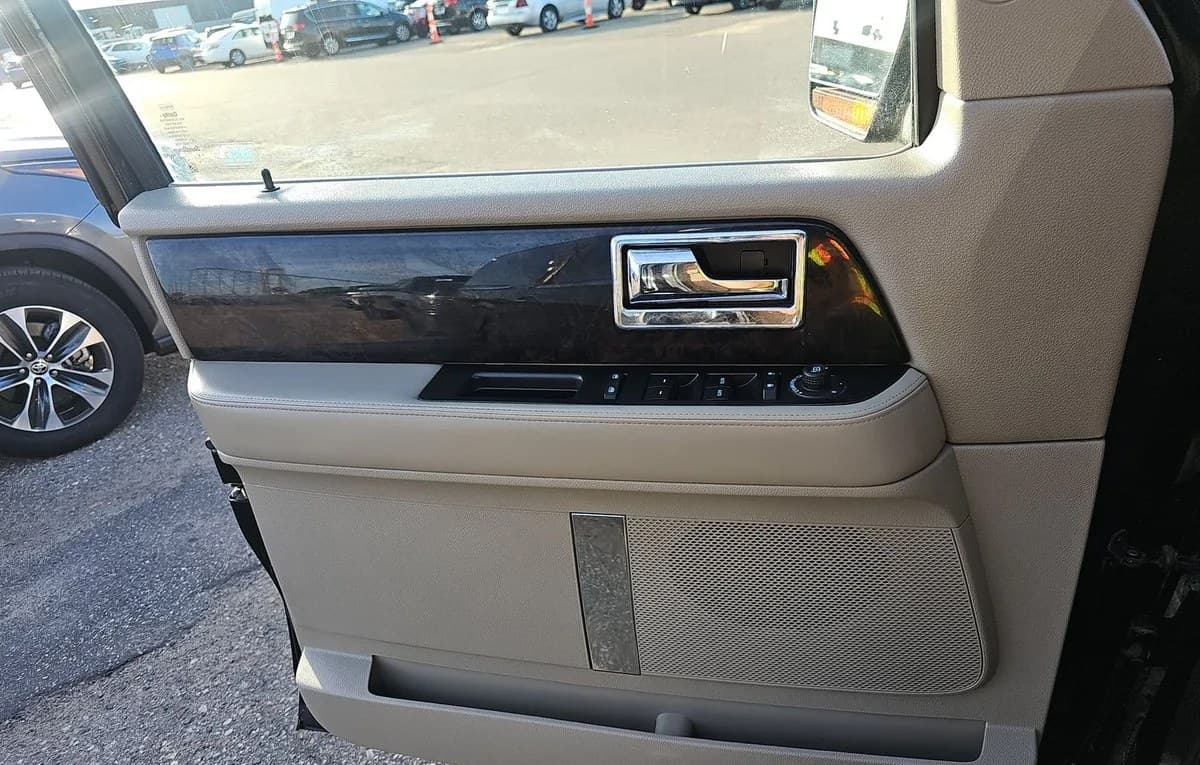 2017 LINCOLN NAVIGATOR L SELECT 6