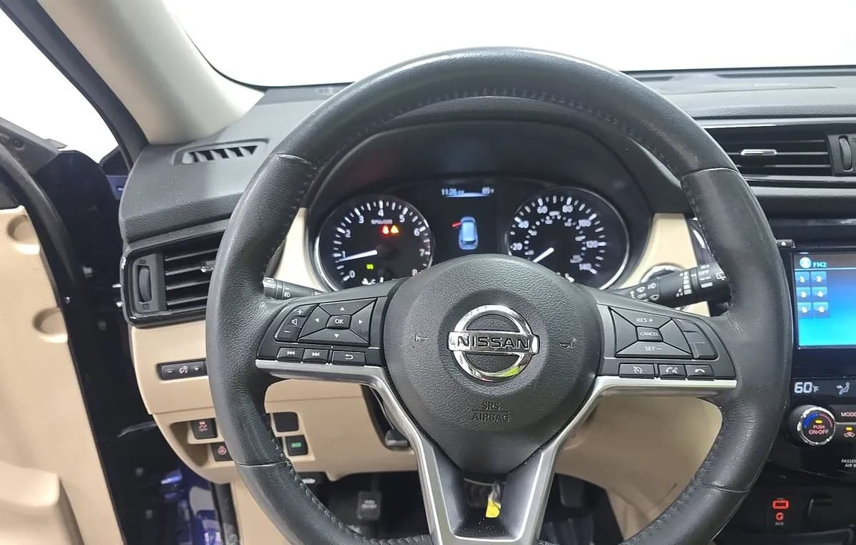 2017 NISSAN ROGUE SL 7