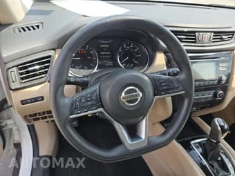 2017 NISSAN ROGUE S 11