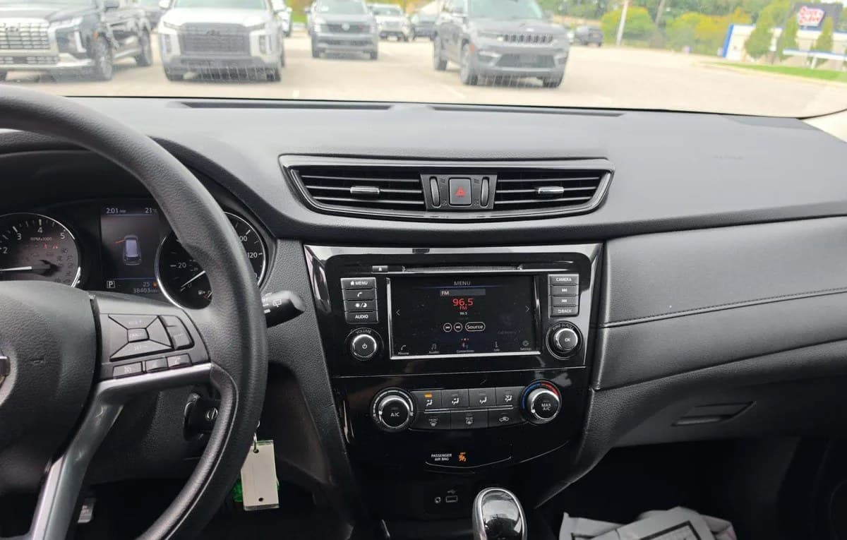 2019 NISSAN ROGUE S 7