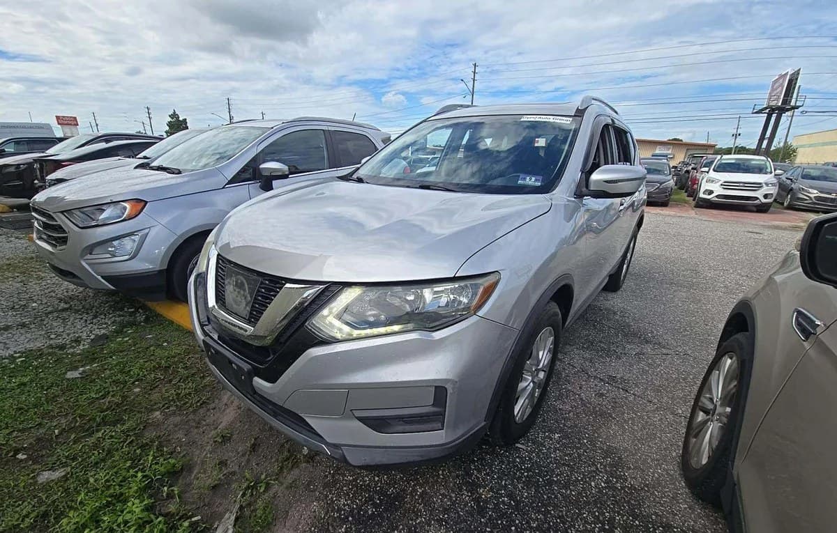 2017 NISSAN ROGUE SV 2