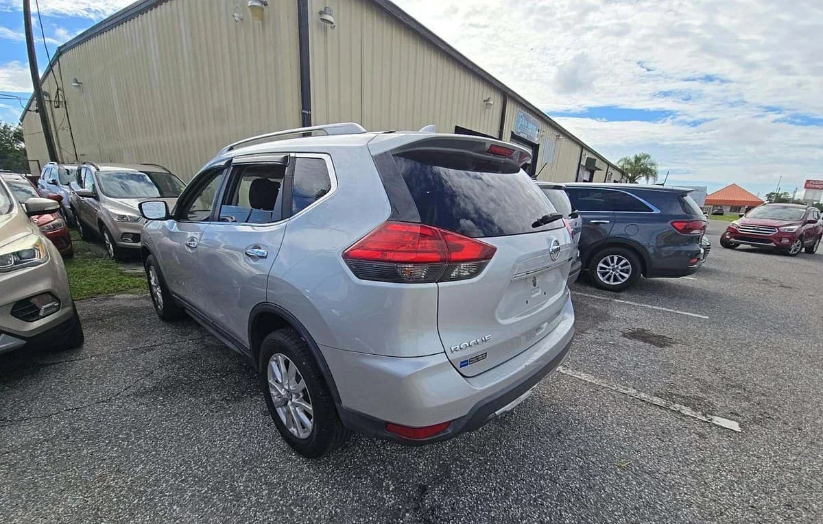 2017 NISSAN ROGUE SV 3