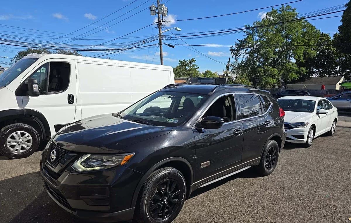 2017 NISSAN ROGUE SV 2