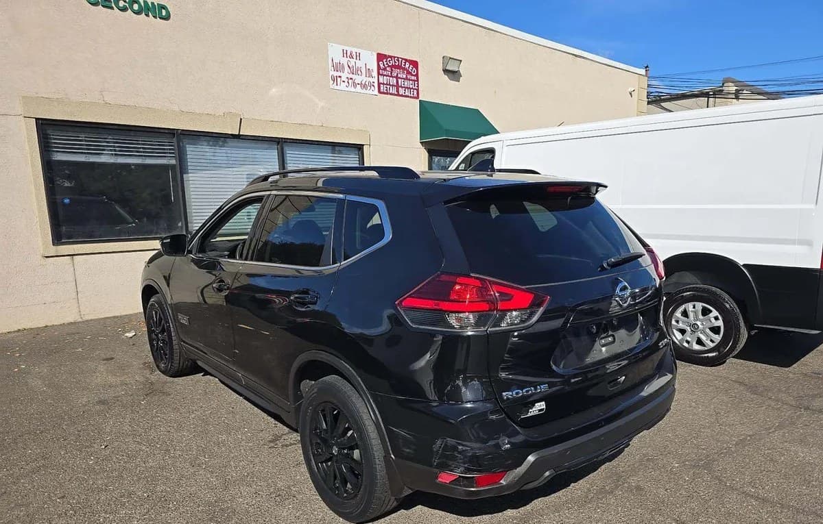 2017 NISSAN ROGUE SV 3