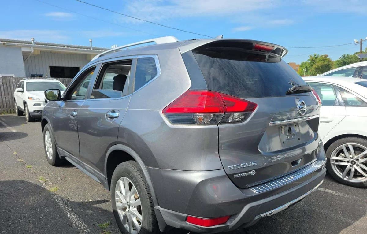 2017 NISSAN ROGUE SV 3
