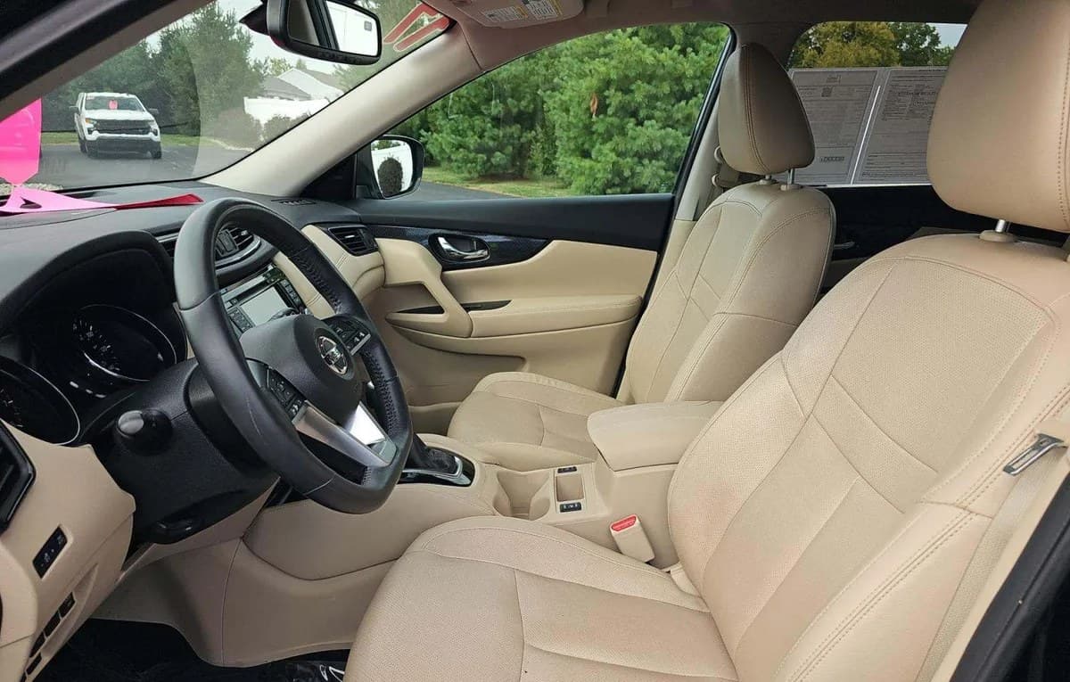 2017 NISSAN ROGUE SL 4