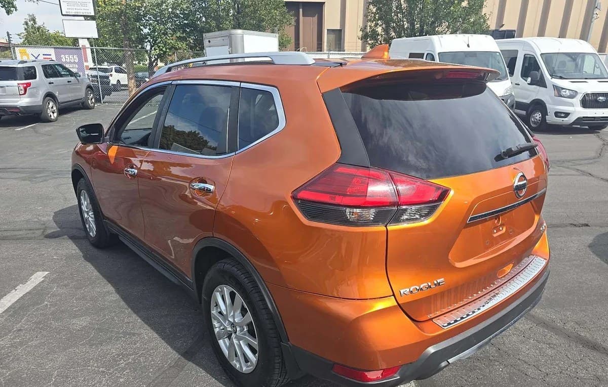 2017 NISSAN ROGUE SV 3