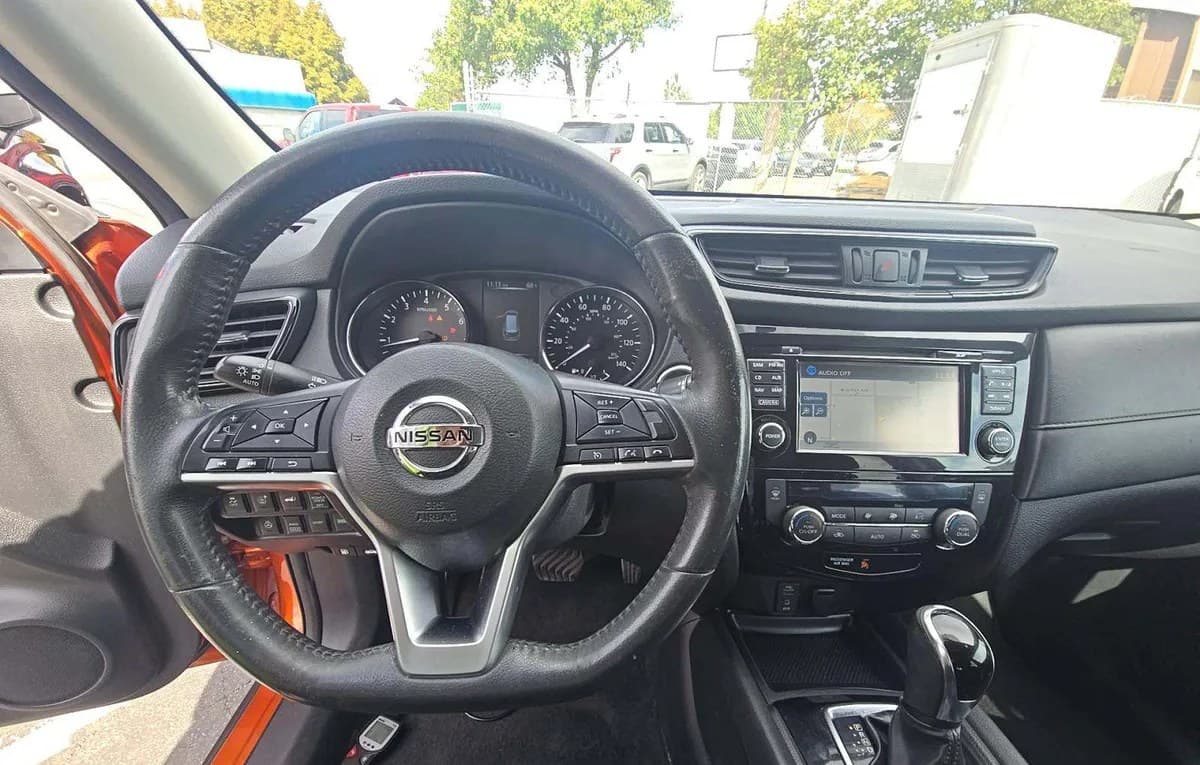 2017 NISSAN ROGUE SV 7