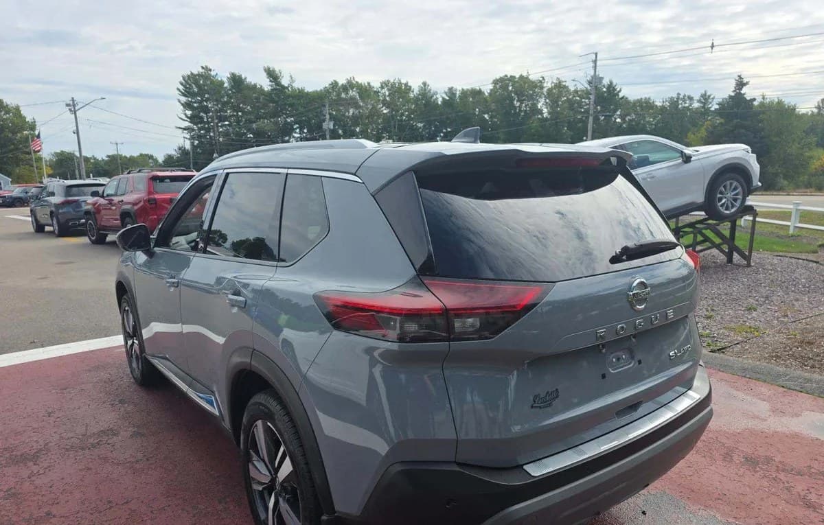 2021 NISSAN ROGUE SL 3