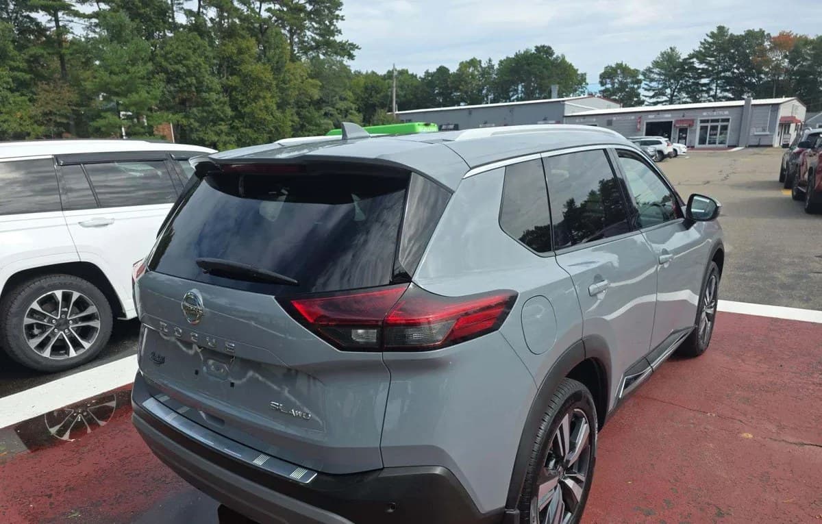 2021 NISSAN ROGUE SL 4