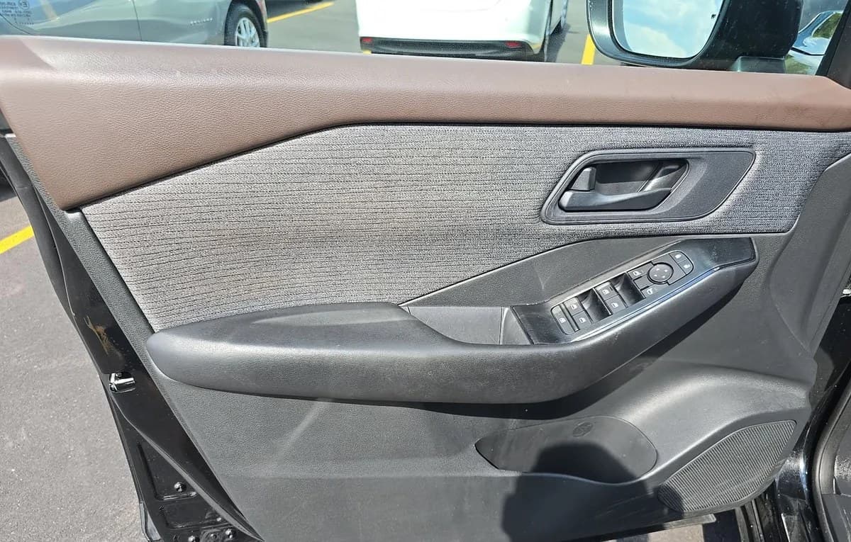 2023 NISSAN ROGUE S 6