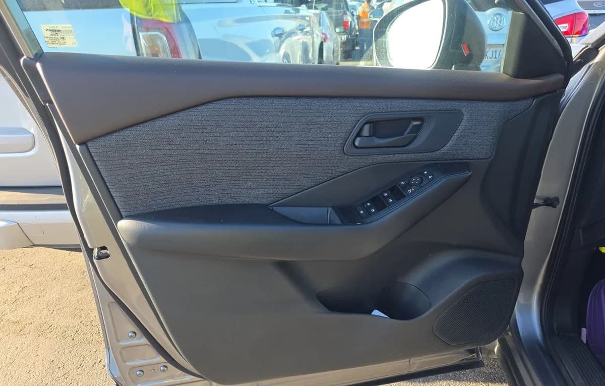 2023 NISSAN ROGUE S 6