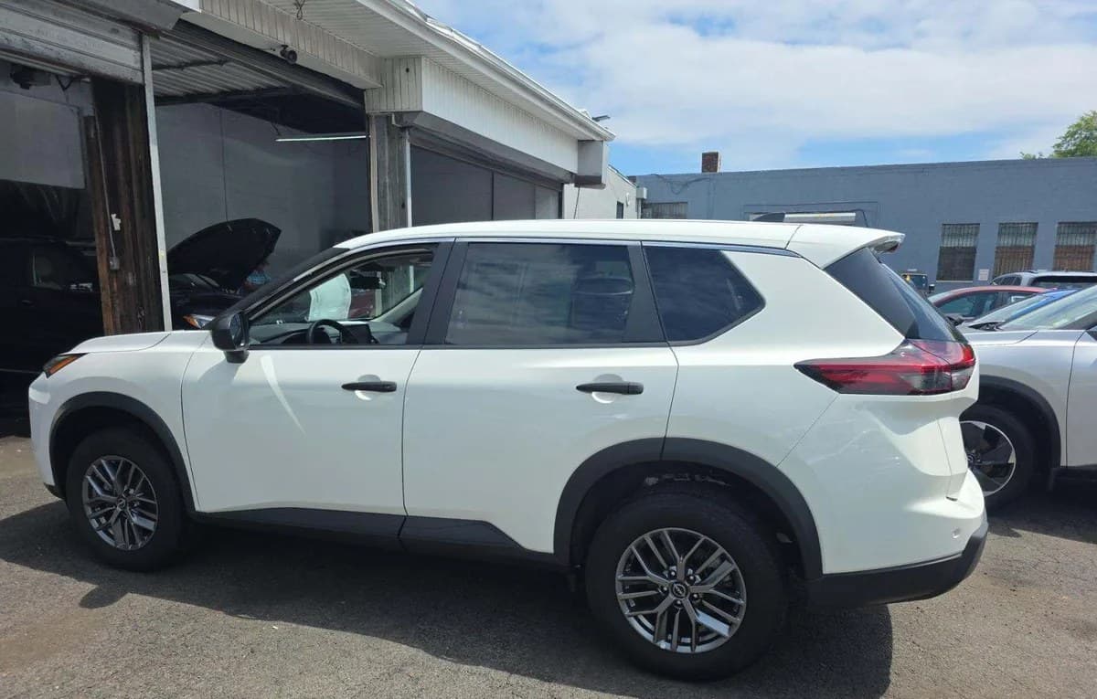 2024 NISSAN ROGUE S 3