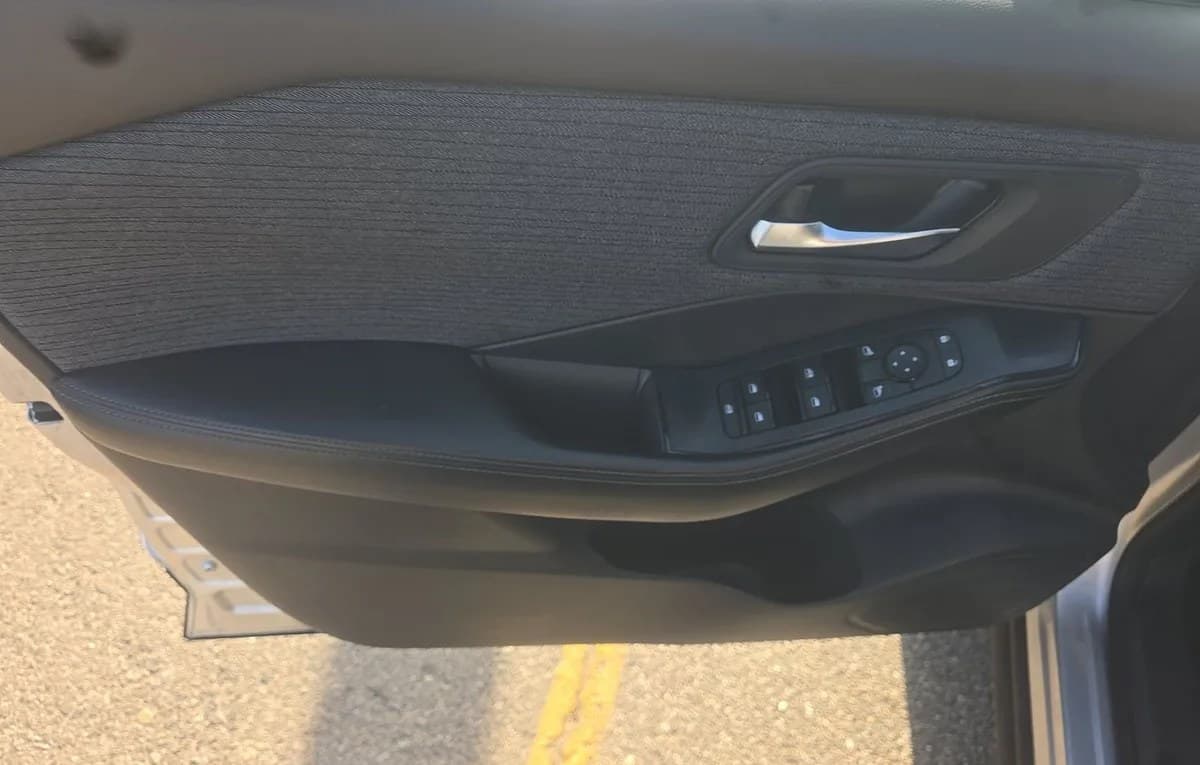 2023 NISSAN ROGUE SV 6