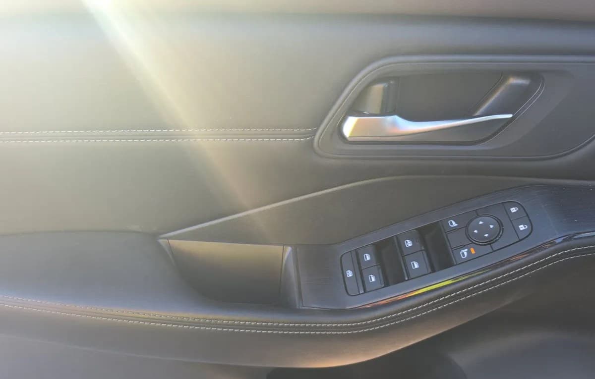 2023 NISSAN ROGUE SV 6