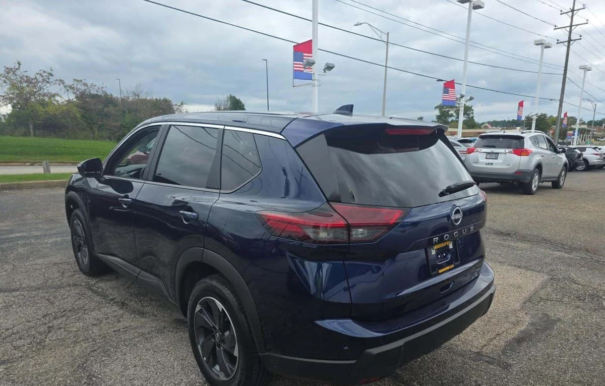 2025 NISSAN ROGUE SV 3