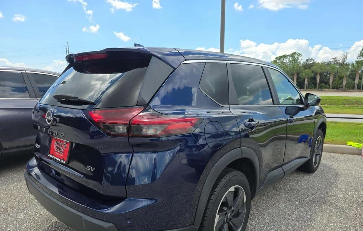 2024 NISSAN ROGUE SV 4