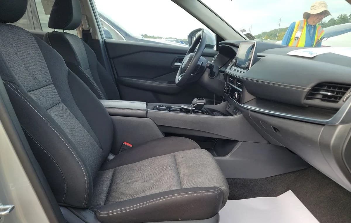 2024 NISSAN ROGUE SV 5