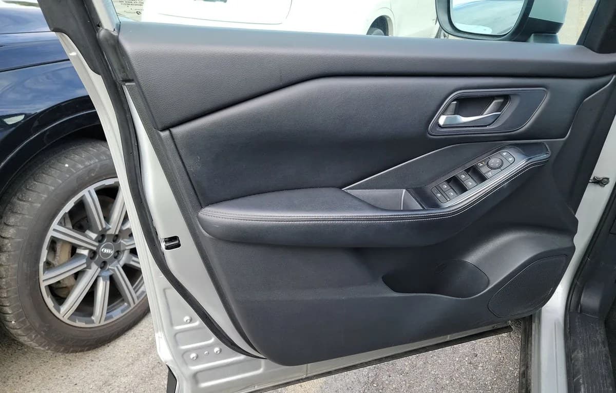 2024 NISSAN ROGUE SV 6