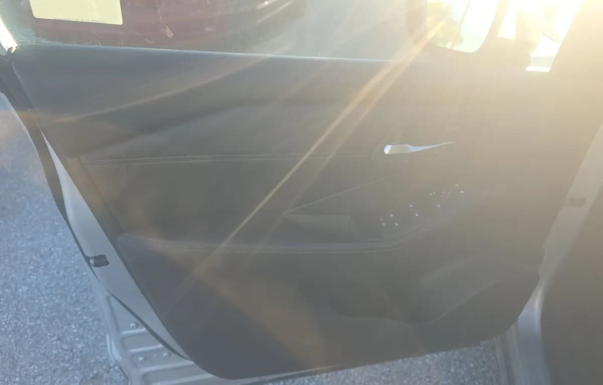 2024 NISSAN ROGUE SV 6