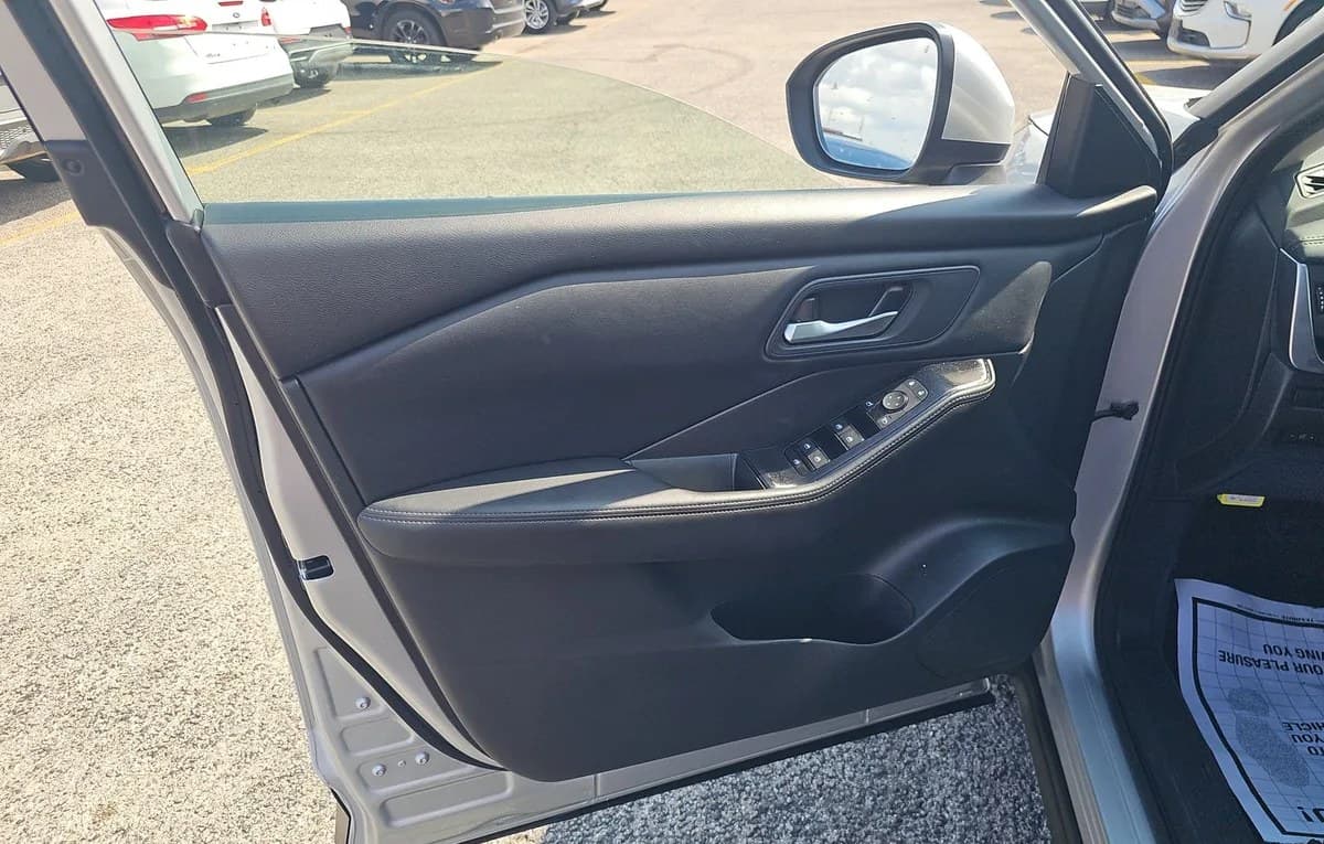 2024 NISSAN ROGUE SV 6