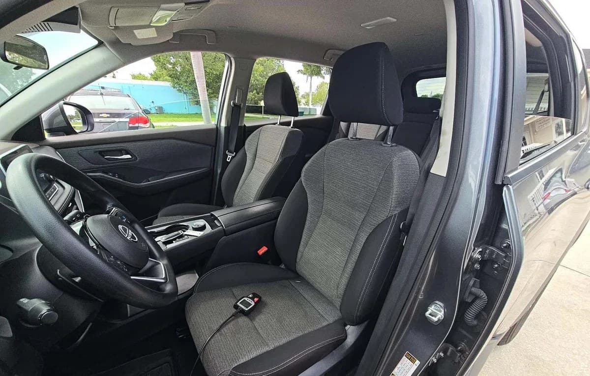 2023 NISSAN ROGUE SV 4