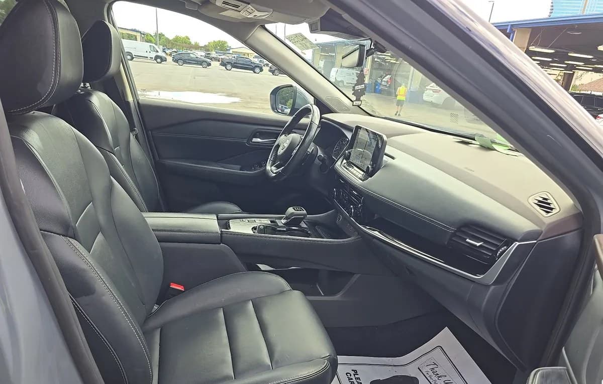 2023 NISSAN ROGUE SL 4