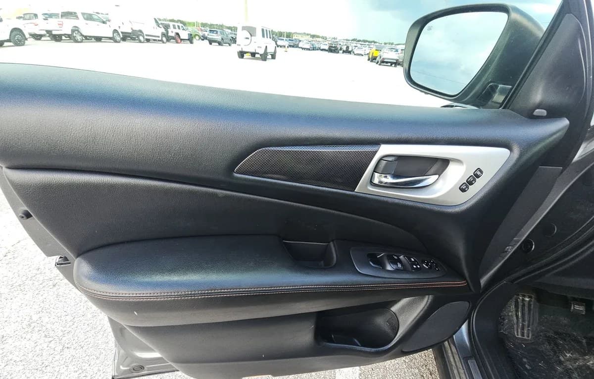 2020 NISSAN PATHFINDER SL 6