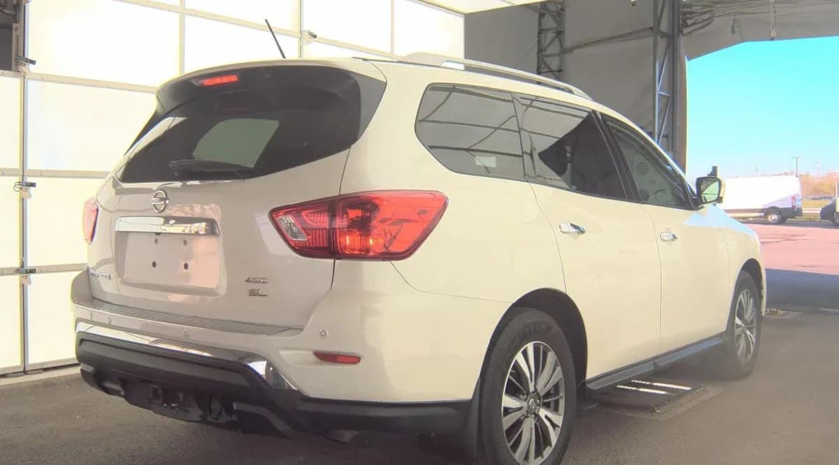 2017 NISSAN PATHFINDER SL 4