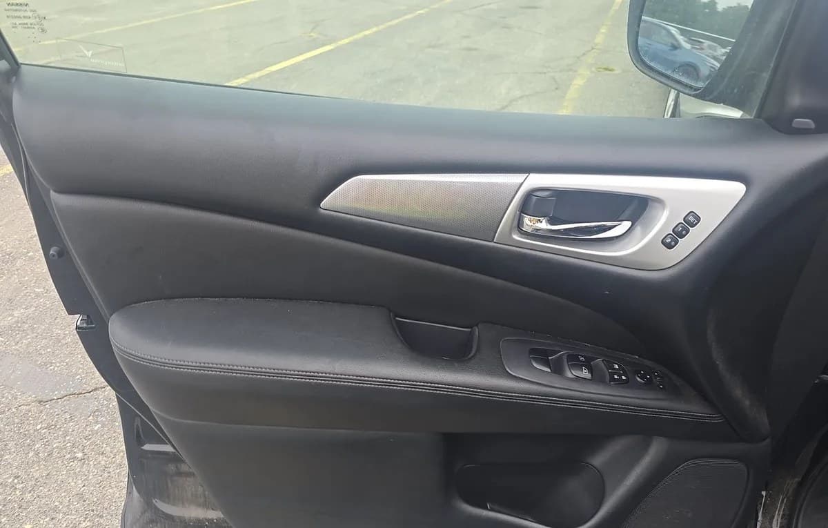 2019 NISSAN PATHFINDER SL 5