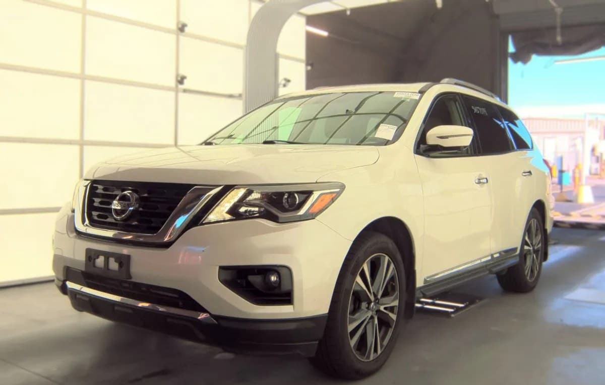 2017 NISSAN PATHFINDER Platinum 2