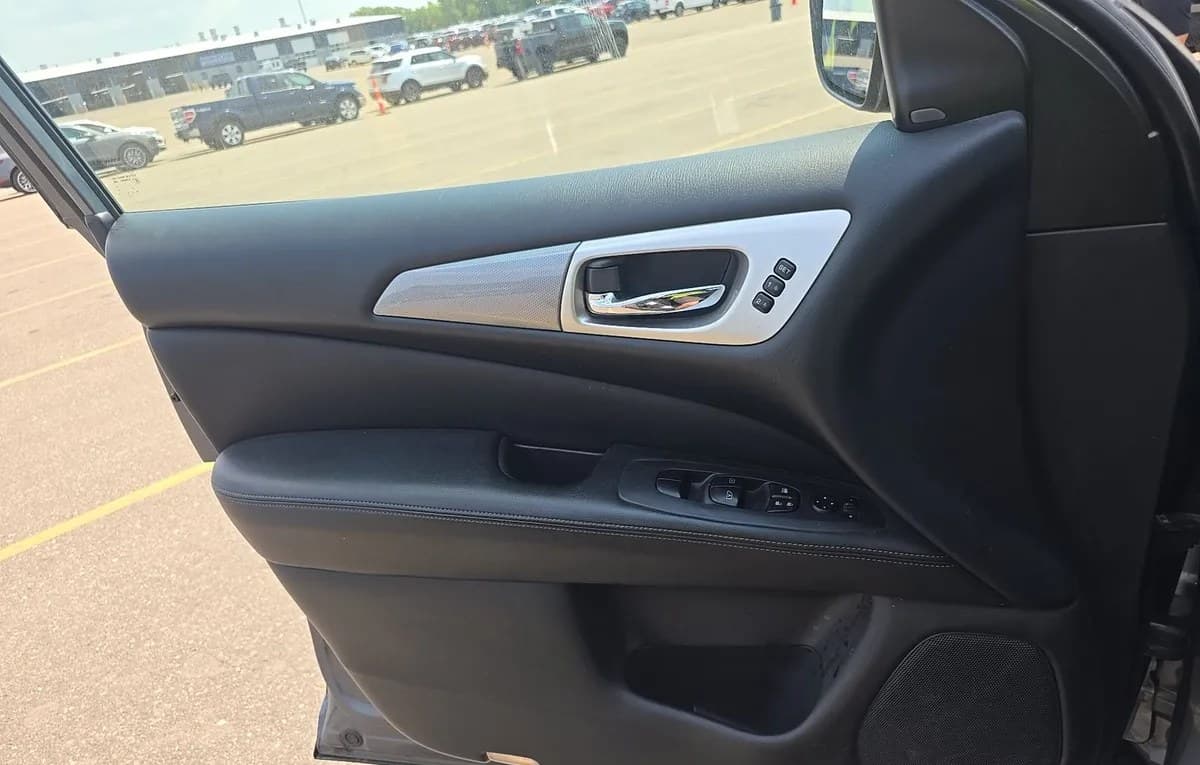 2019 NISSAN PATHFINDER SL 6