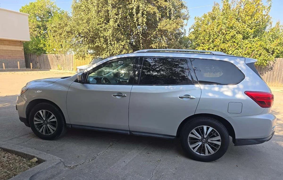 2017 NISSAN PATHFINDER SL 2