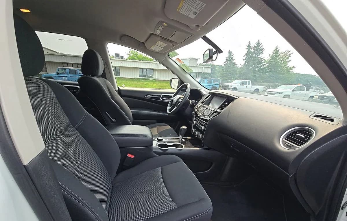 2019 NISSAN PATHFINDER SV 4