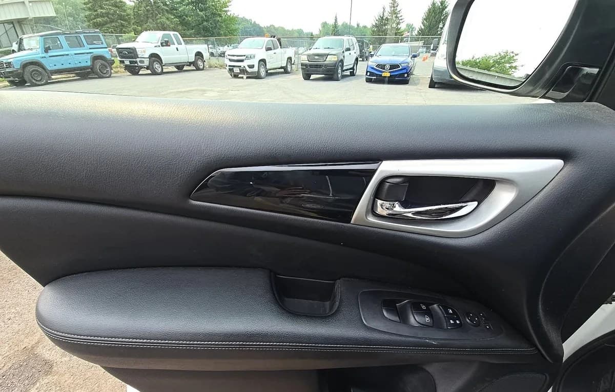 2019 NISSAN PATHFINDER SV 5
