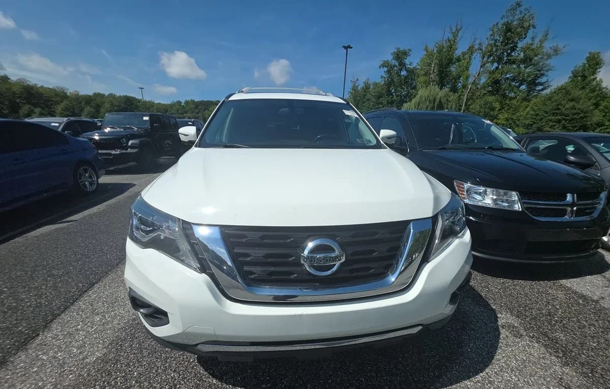2017 NISSAN PATHFINDER SL 2