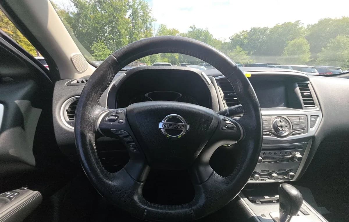2017 NISSAN PATHFINDER SL 6