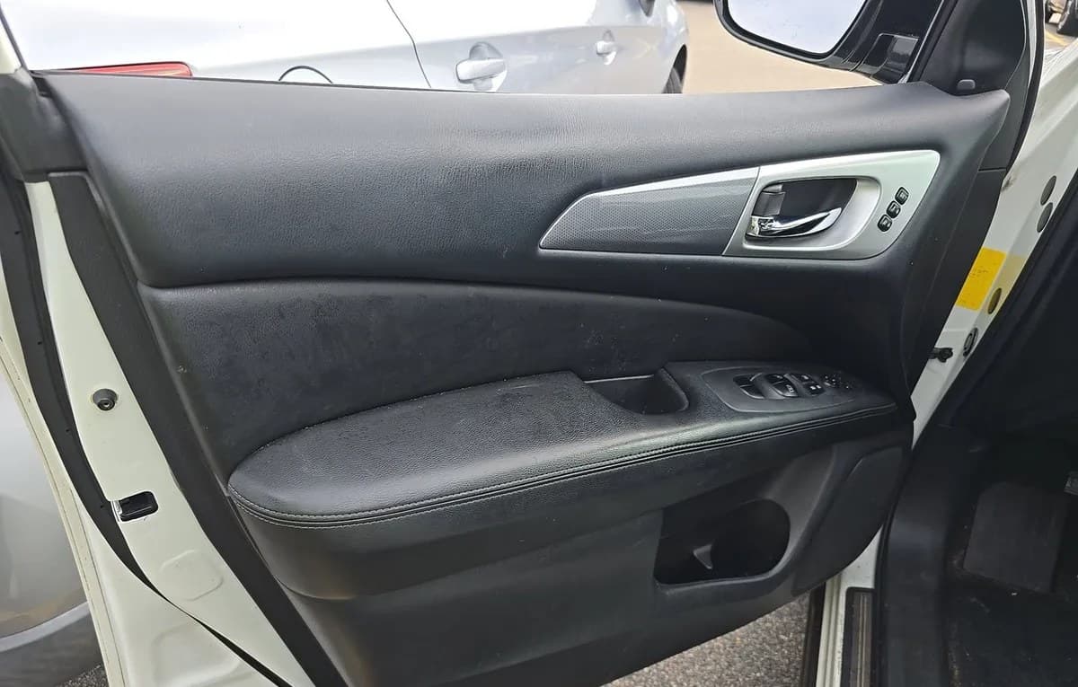 2017 NISSAN PATHFINDER SL 5