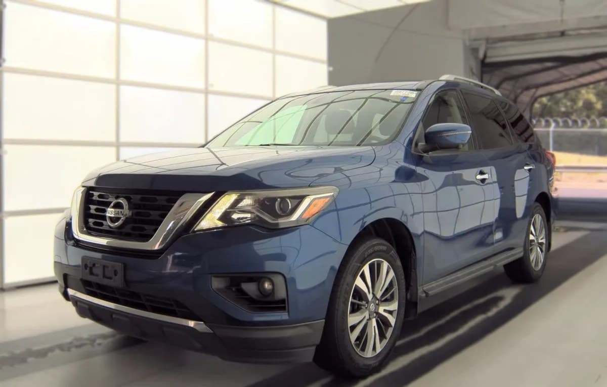 2017 NISSAN PATHFINDER SL 2