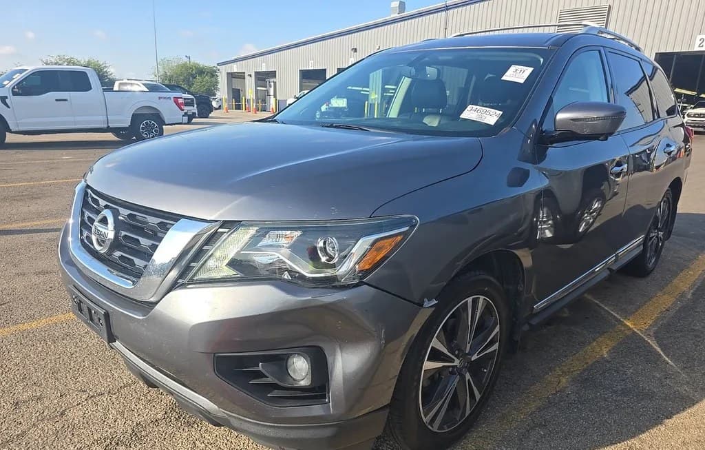 2017 NISSAN PATHFINDER PLATINUM 1