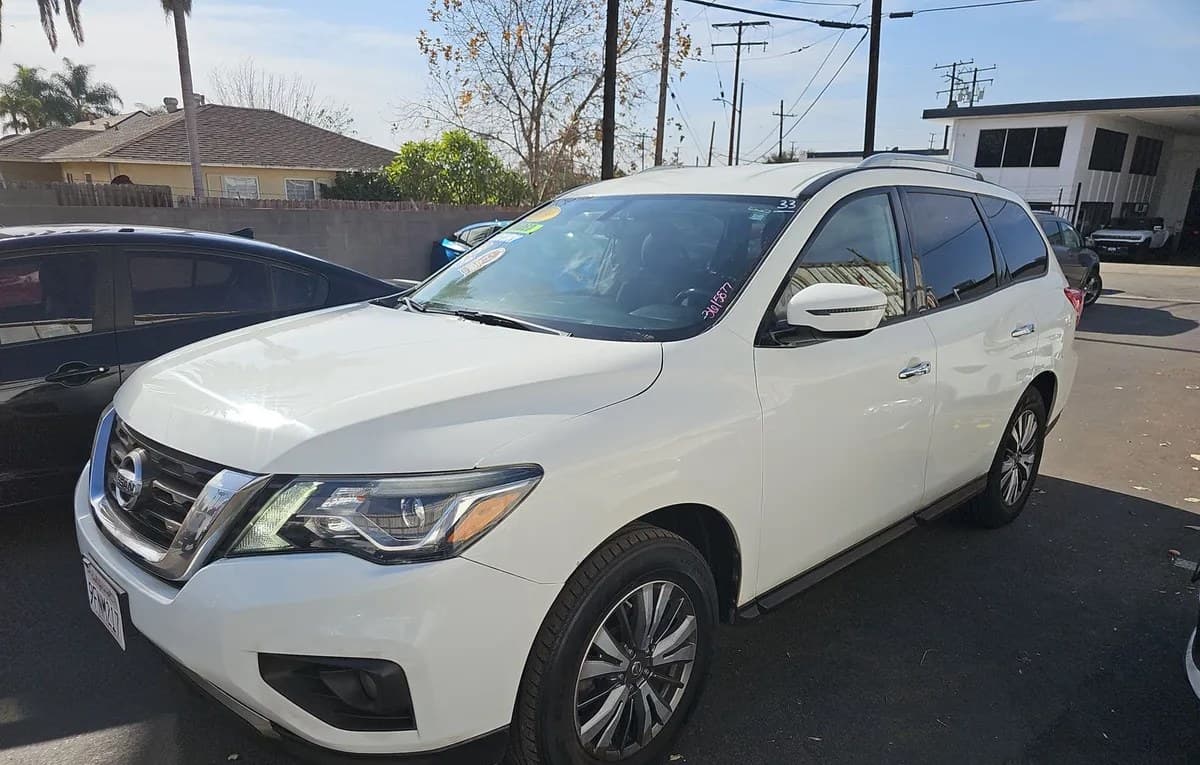 2019 NISSAN PATHFINDER SV 2