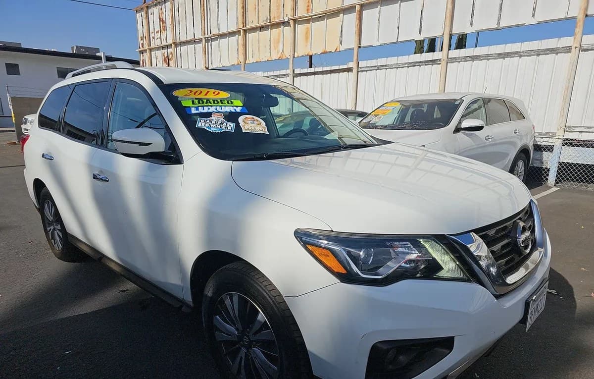 2019 NISSAN PATHFINDER SV 4