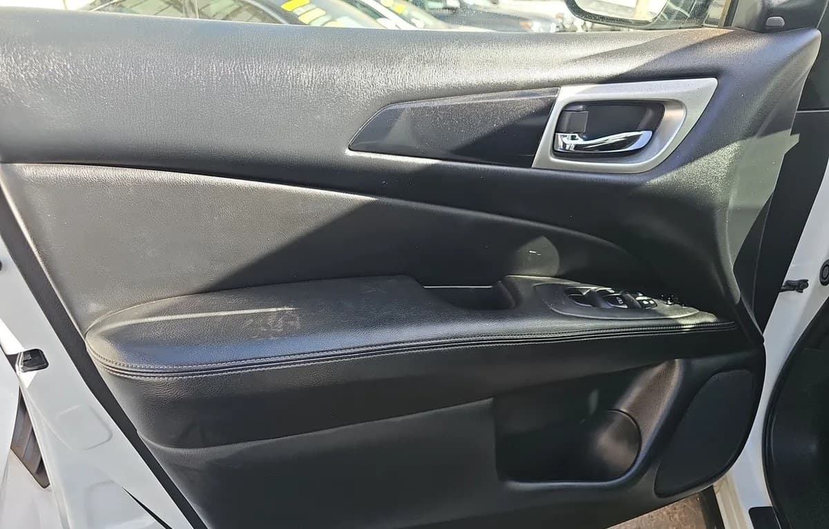 2019 NISSAN PATHFINDER SV 6
