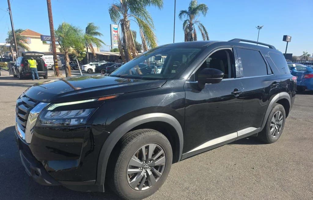 2024 NISSAN PATHFINDER SV