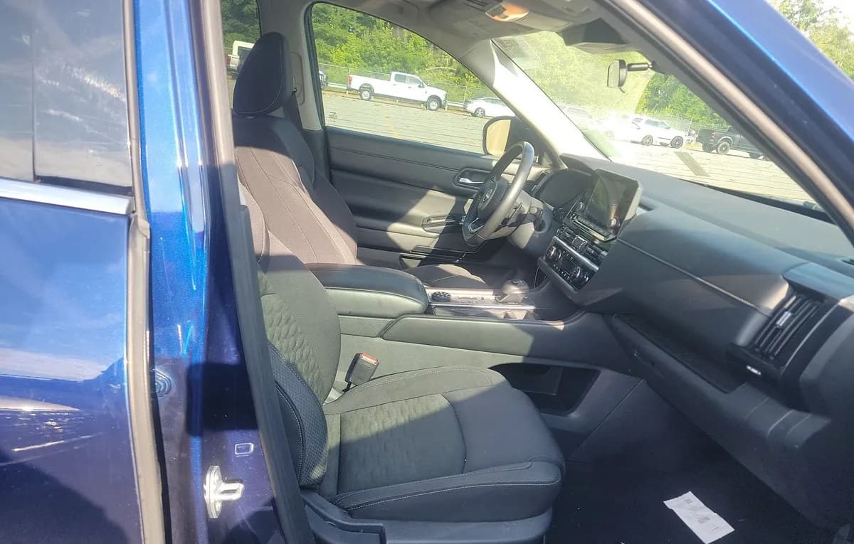 2022 NISSAN PATHFINDER SV 5