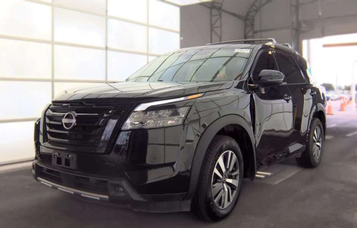 2023 NISSAN PATHFINDER SL 2