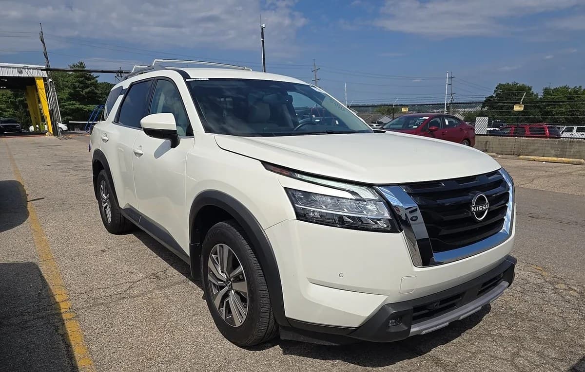 2022 NISSAN PATHFINDER SL 4